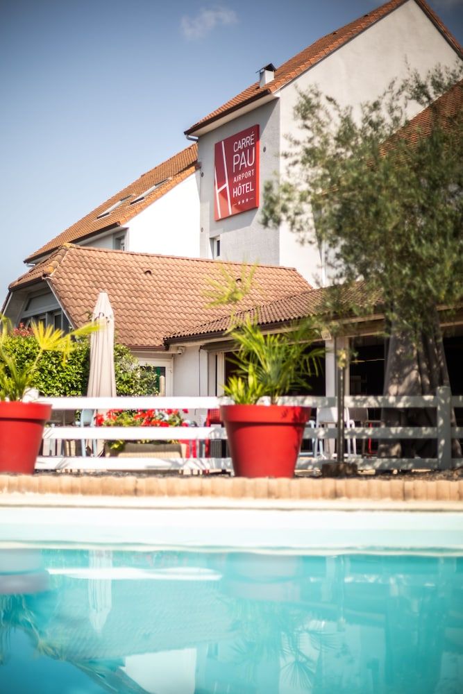 Carré Pau Airport Hôtel 3 estrelas em Serres-Castet