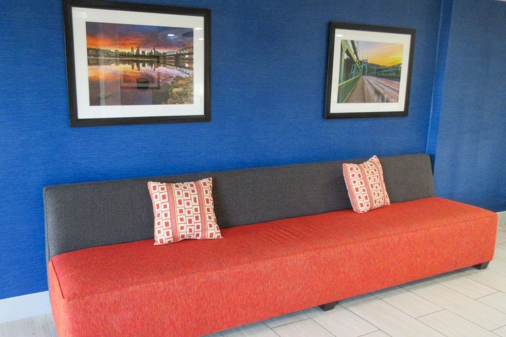 Comfort Inn & Suites Tigard near Washington Square 2