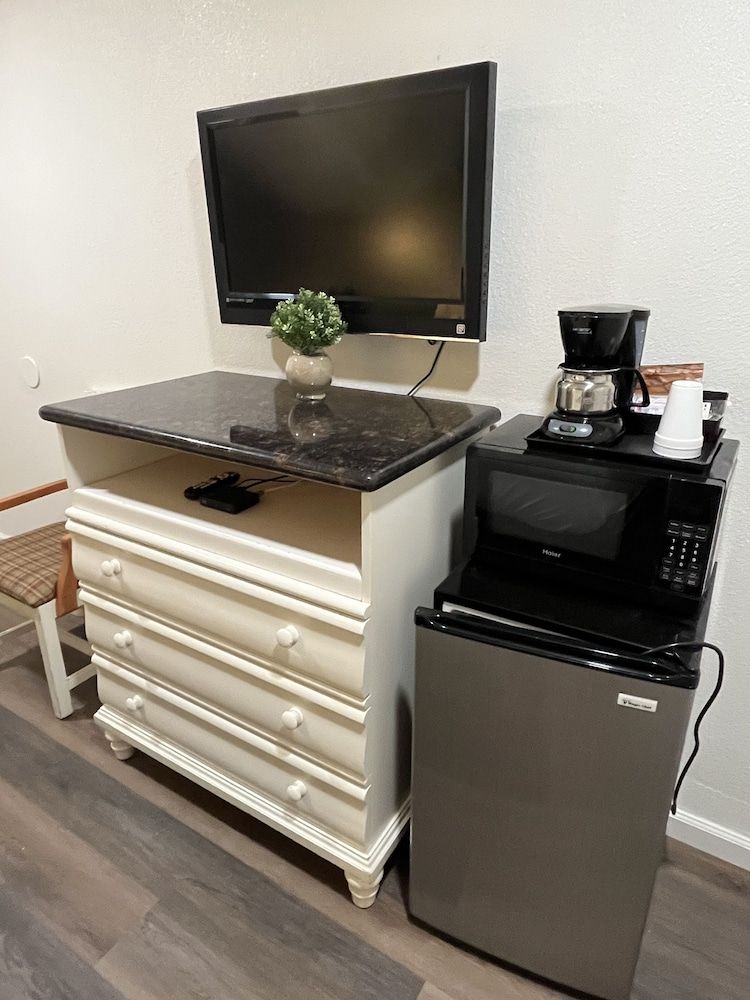 American Inn Grover Beach 3