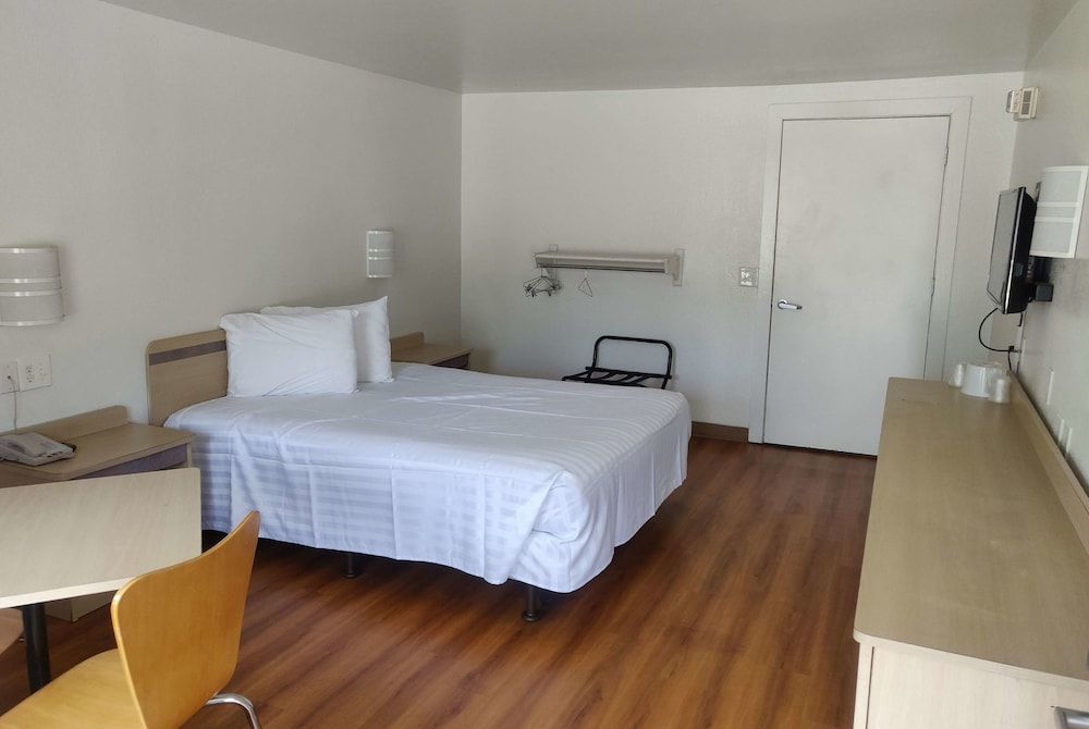 Travelodge by Wyndham Fayetteville 2 estrellas en Fayetteville