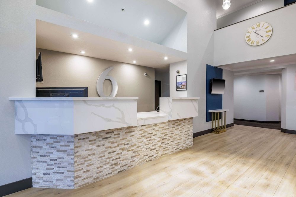 Motel 6 Auburn, CA 2