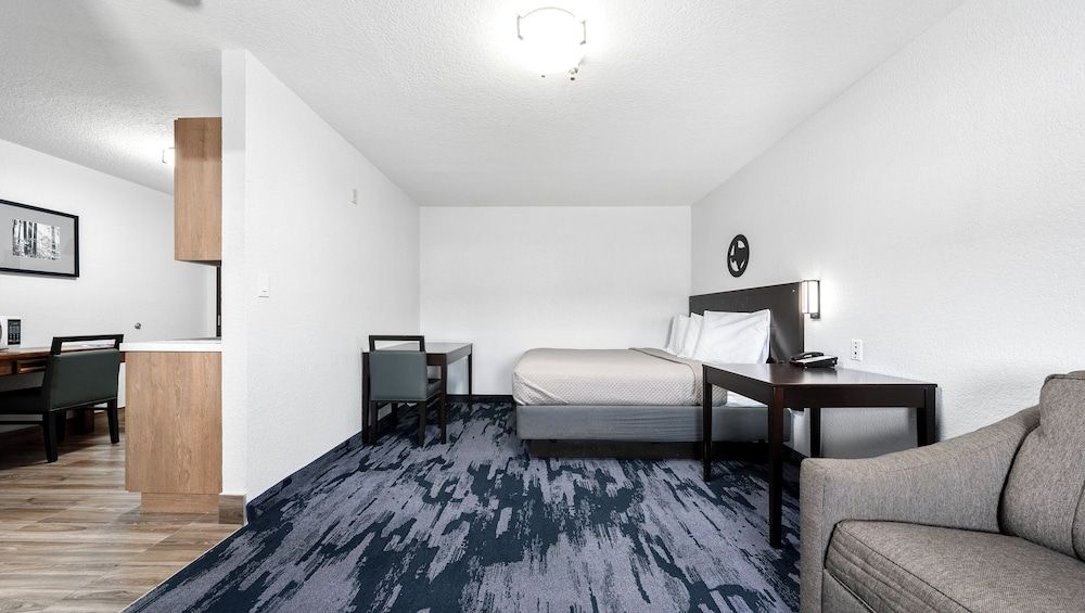 Atria Hotel and RV McGregor 3