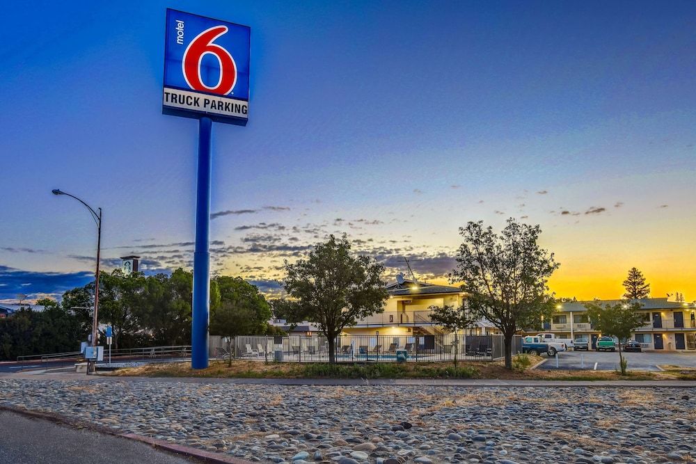 Motel 6 Red Bluff, CA 2 estrelas em Red Bluff