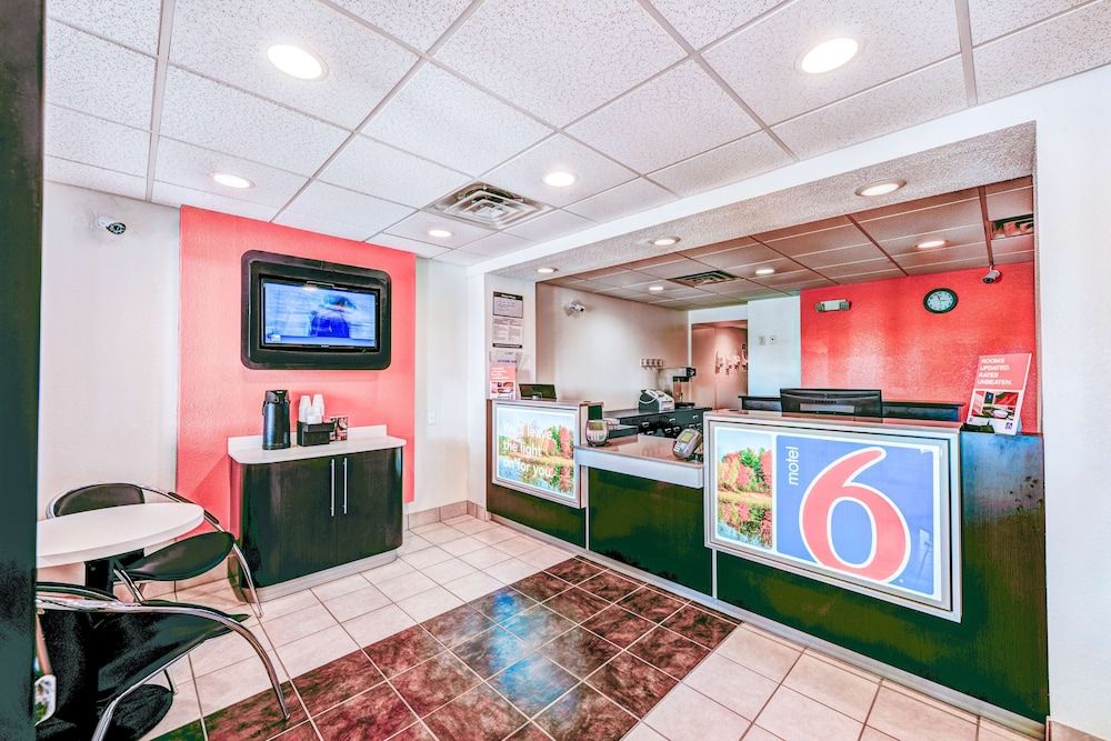 Motel 6 Niantic, CT - New London 2