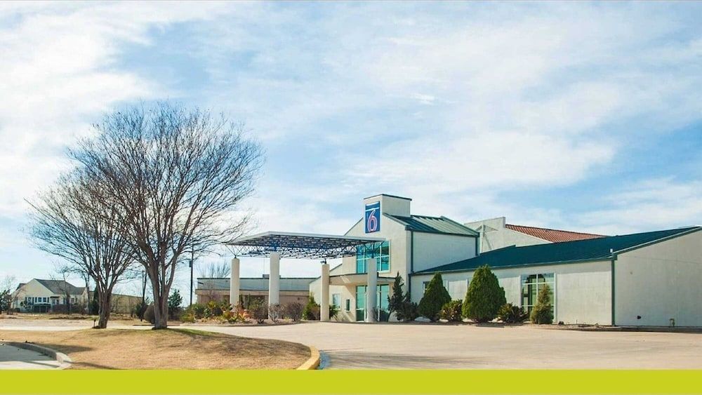 Motel 6 Corsicana, TX 3