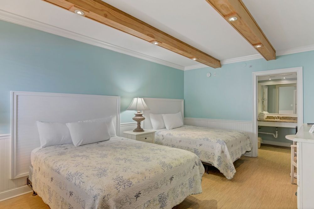 Sea And Breeze Hotel And Condo 2