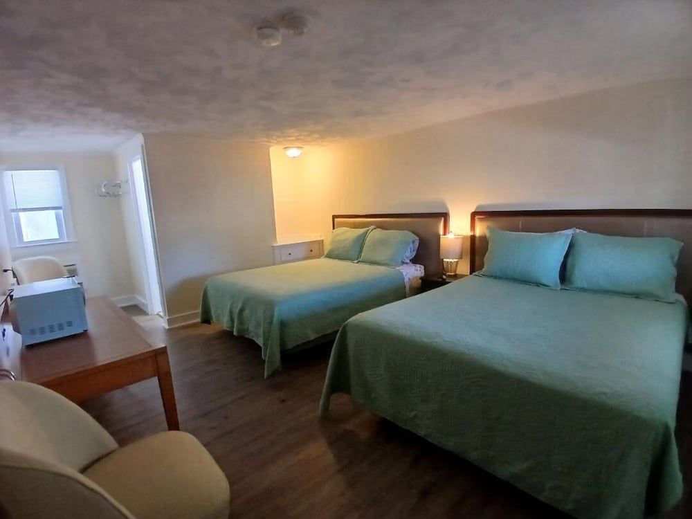 Jonathan Edwards Motel 3