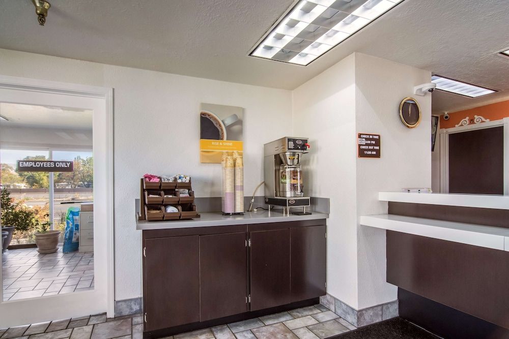 Motel 6 The Dalles, OR 2