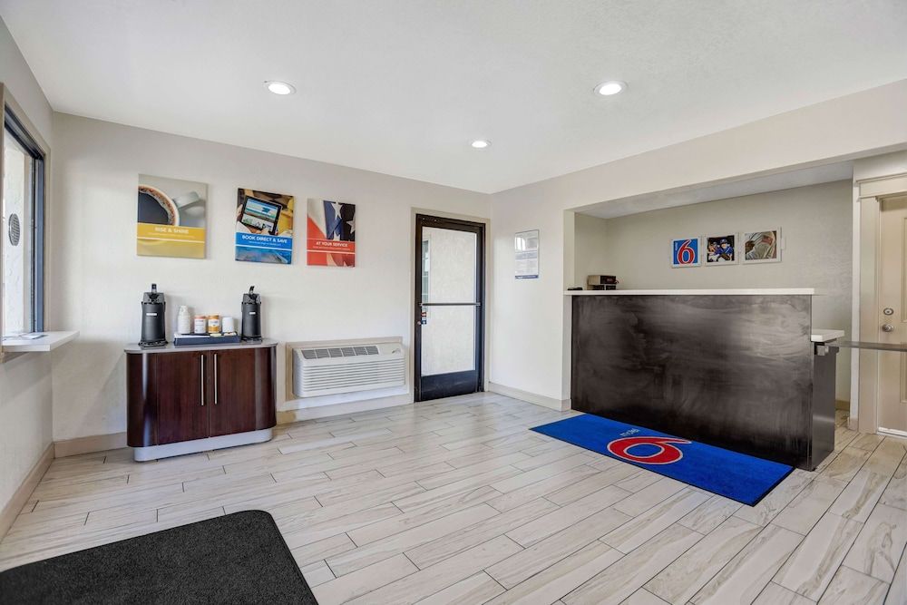 Motel 6 Anderson, CA - Redding Airport 2