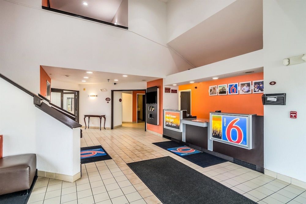 Motel 6 Harvey Il 2