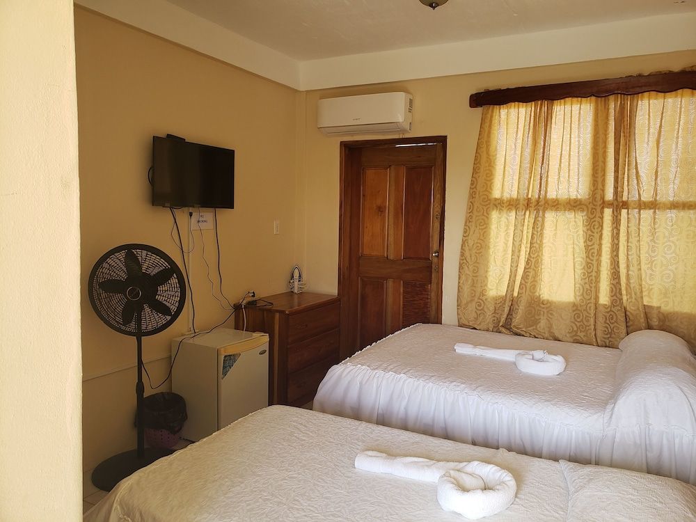 Pal'S On The Beach 3