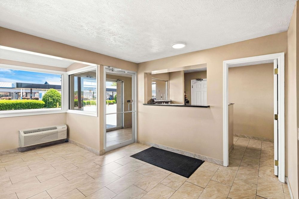 Rodeway Inn Oxford 3