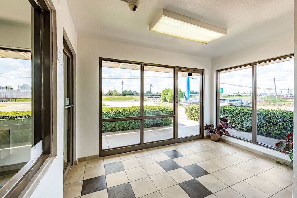 Studio 6 Monroe, LA - Hwy 165 2