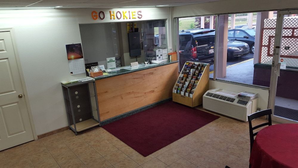 Red Carpet Inn Blacksburg 2