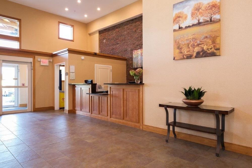 White River Inn and Suites 3