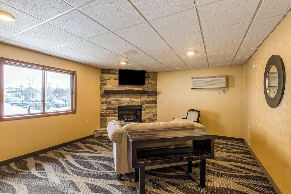 Cobblestone Inn & Suites Merrill 2