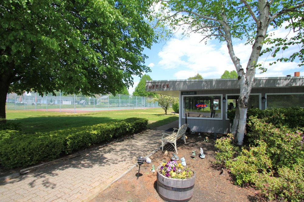 The Majestic Regency Resort 2