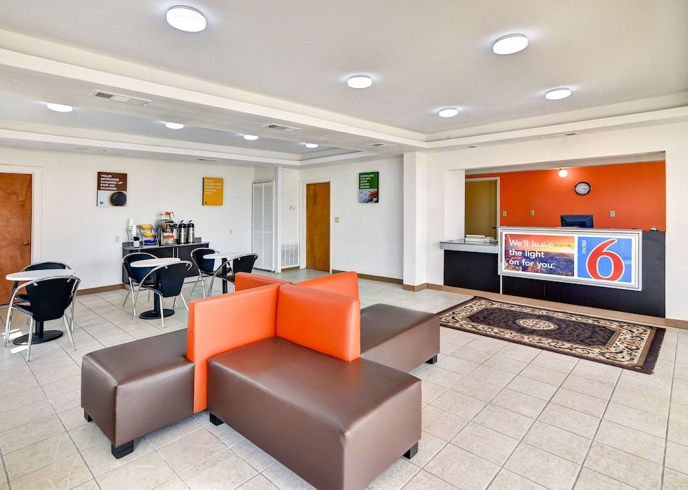 Motel 6 Lindale, TX 2