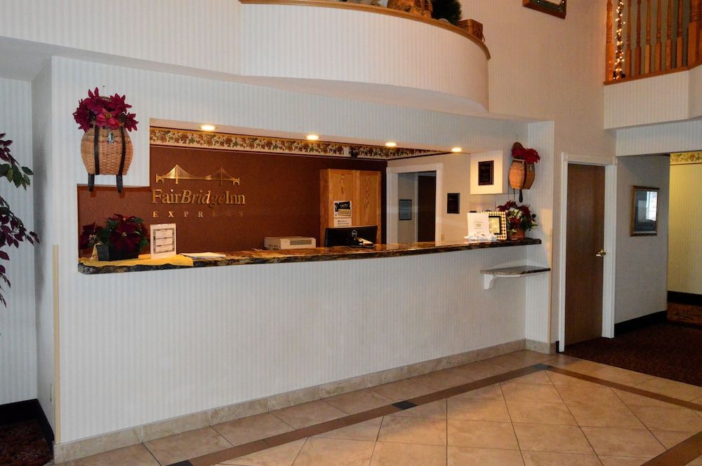 Fairbridge Inn Express Dillon 2