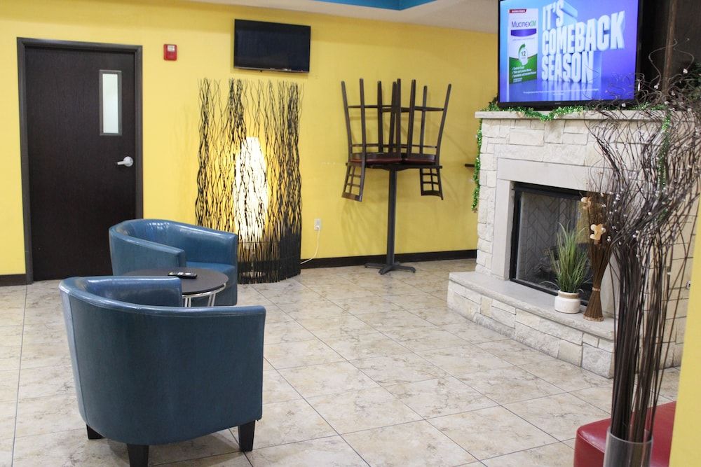 Parkwood Inn & Suites 3