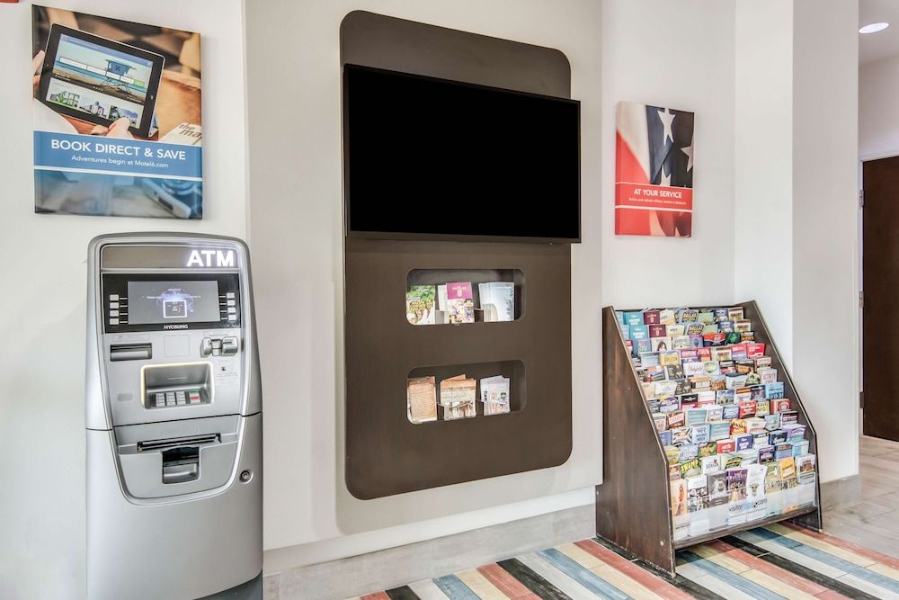 Motel 6 Cleburne, TX 3