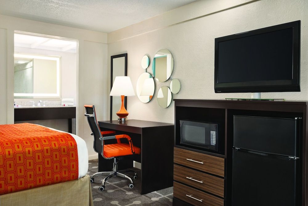 Dover Inn & Suites 3