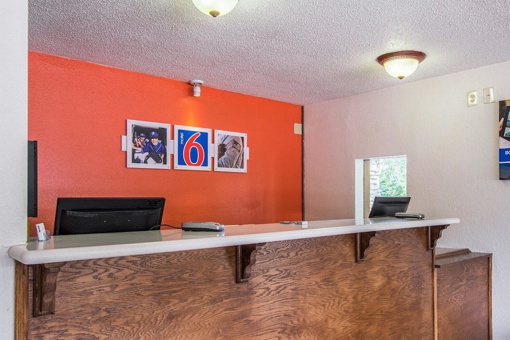 Motel 6 Ashland, OH 2