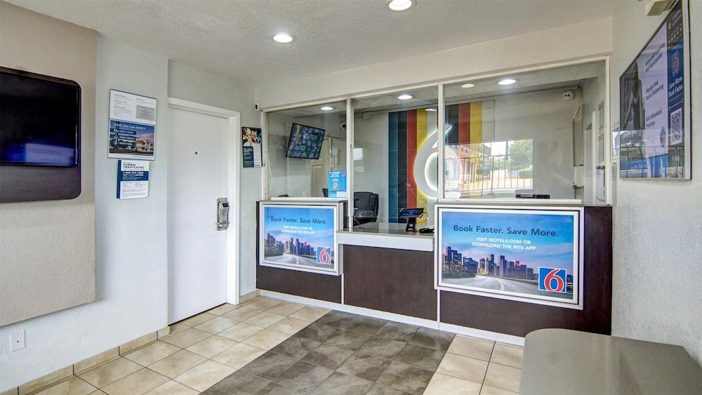 Motel 6 Longview, TX 2