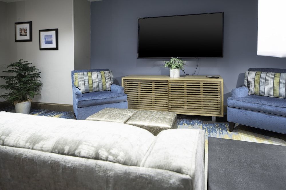 Staybridge Suites Summerville 2