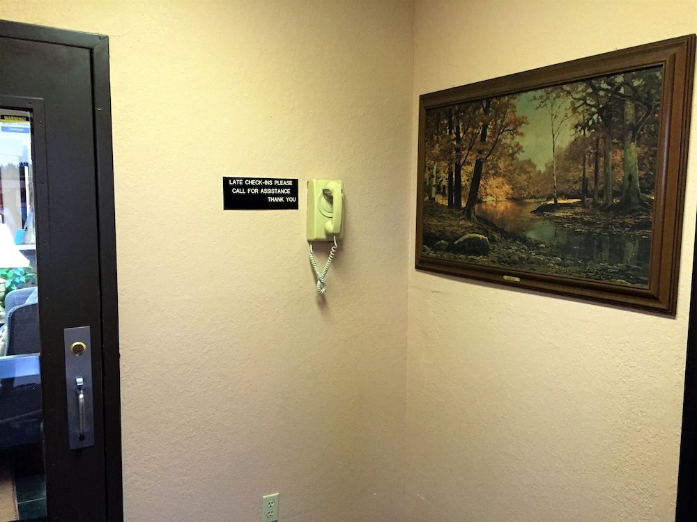 Travelodge by Wyndham Redwood Falls 2