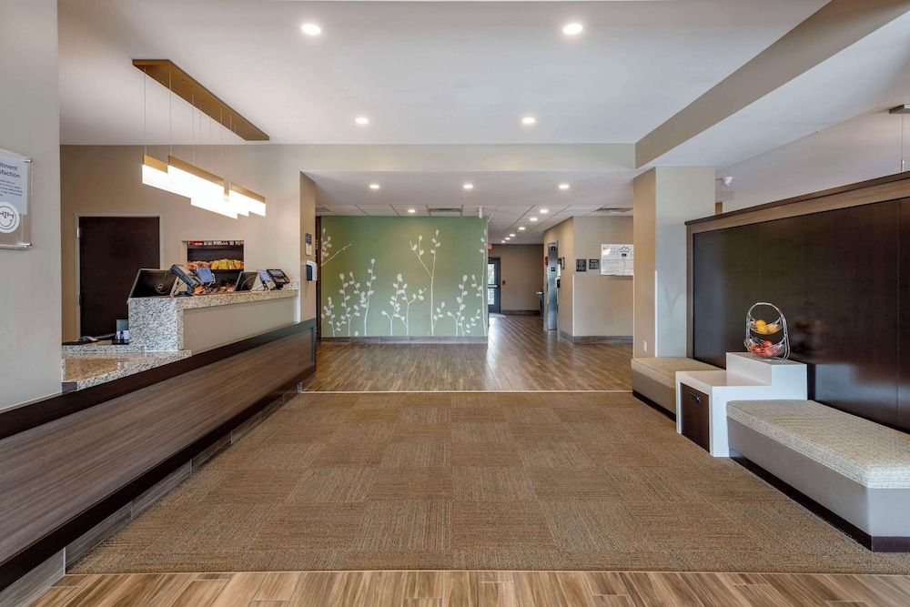 Mainstay Suites 3