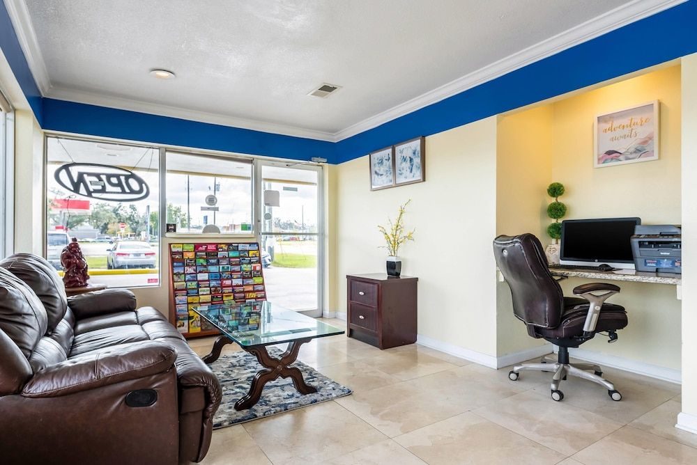 Rodeway Inn Bushnell 2