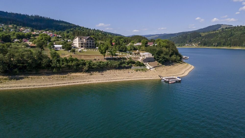 GRADINILE ROMANE 4 estrelas em Hangu