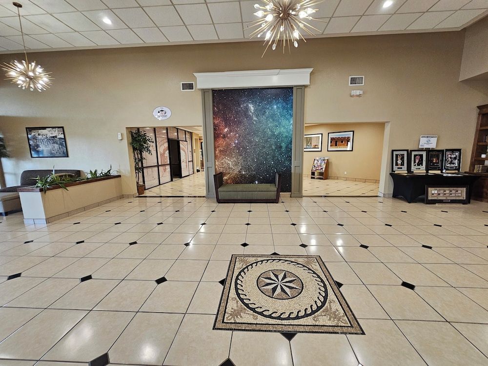 Clarion Inn & Suites Roswell 3