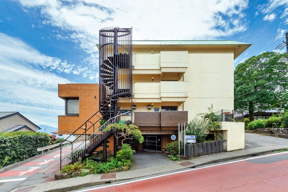 Hotel WWJ -1 estrelas em Ina