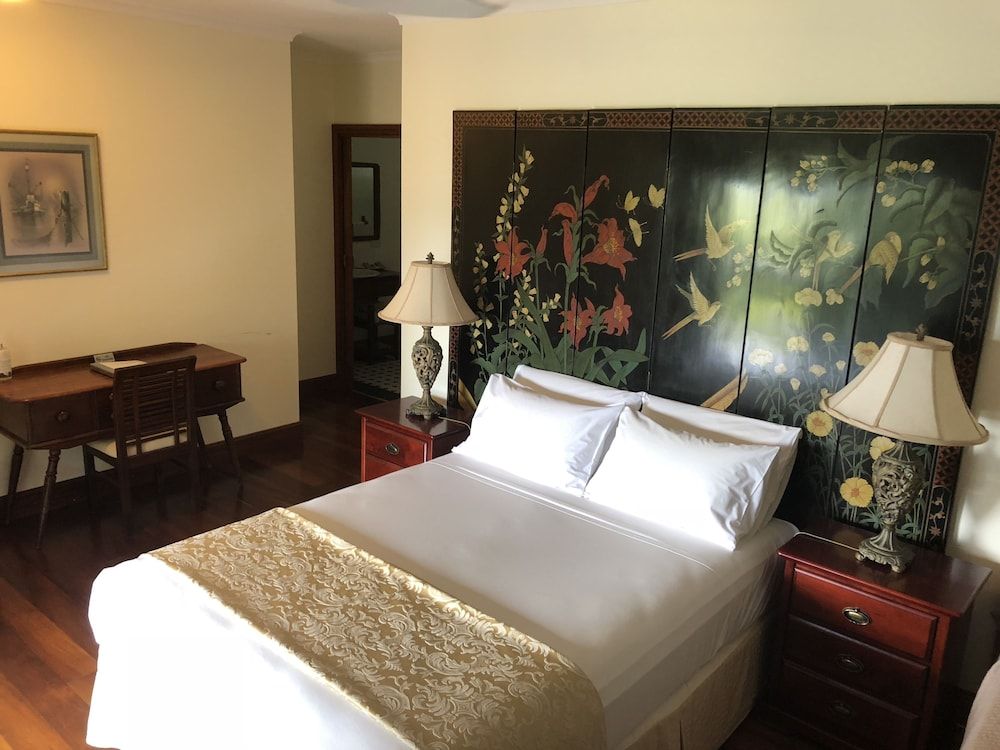 Daintree Manor Bed & Breakfast 3