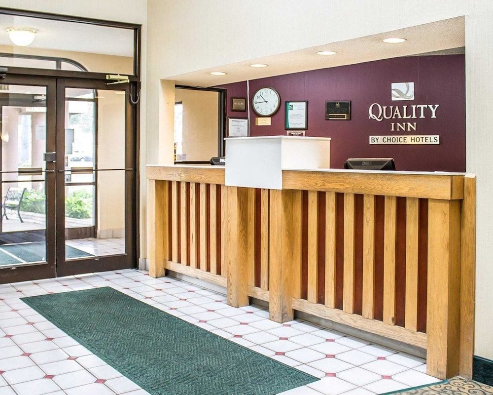 Quality Inn Elyria 2