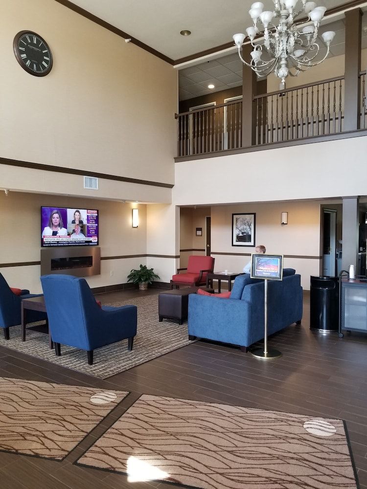 Comfort Inn & Suites Geneva- West Chicago 2