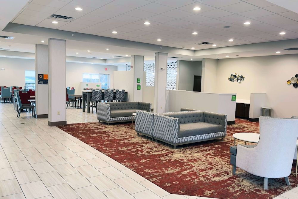 La Quinta Inn & Suites Jackson/Cape Girardeau 2