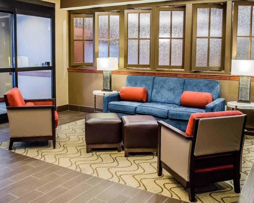 Comfort Suites Downtown Carlisle 3