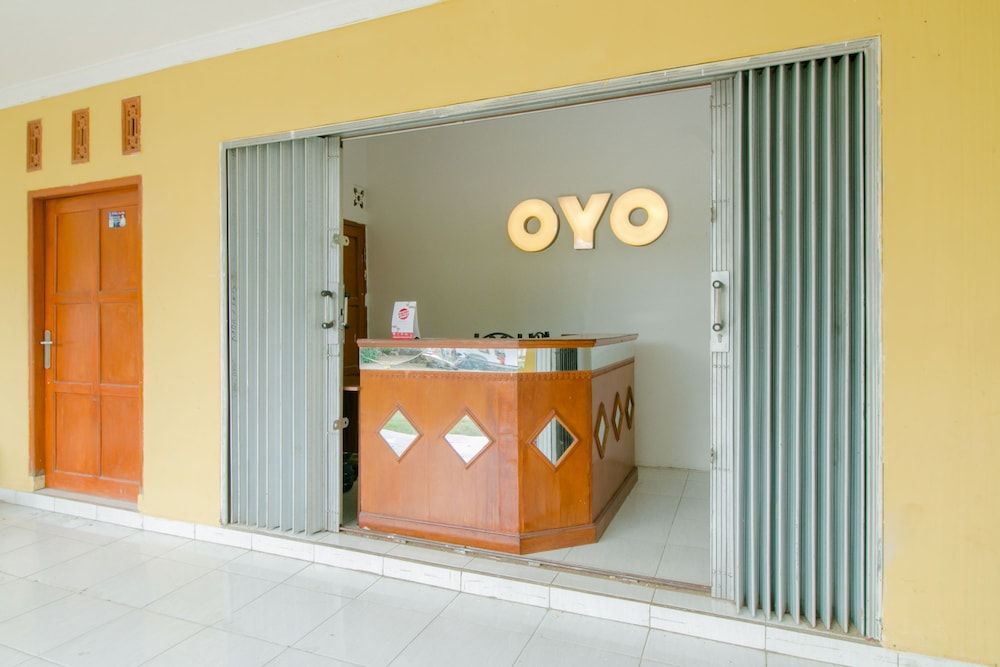 Oyo 921 Hotel Ratu Pantai 2