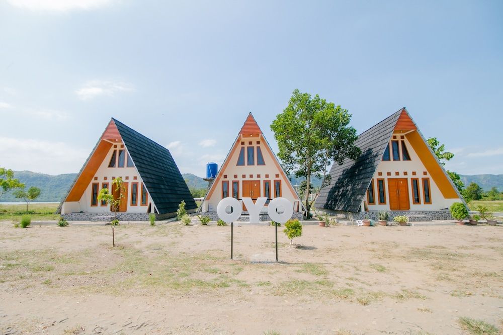 Oyo 921 Hotel Ratu Pantai -1 étoiles à Cikadal