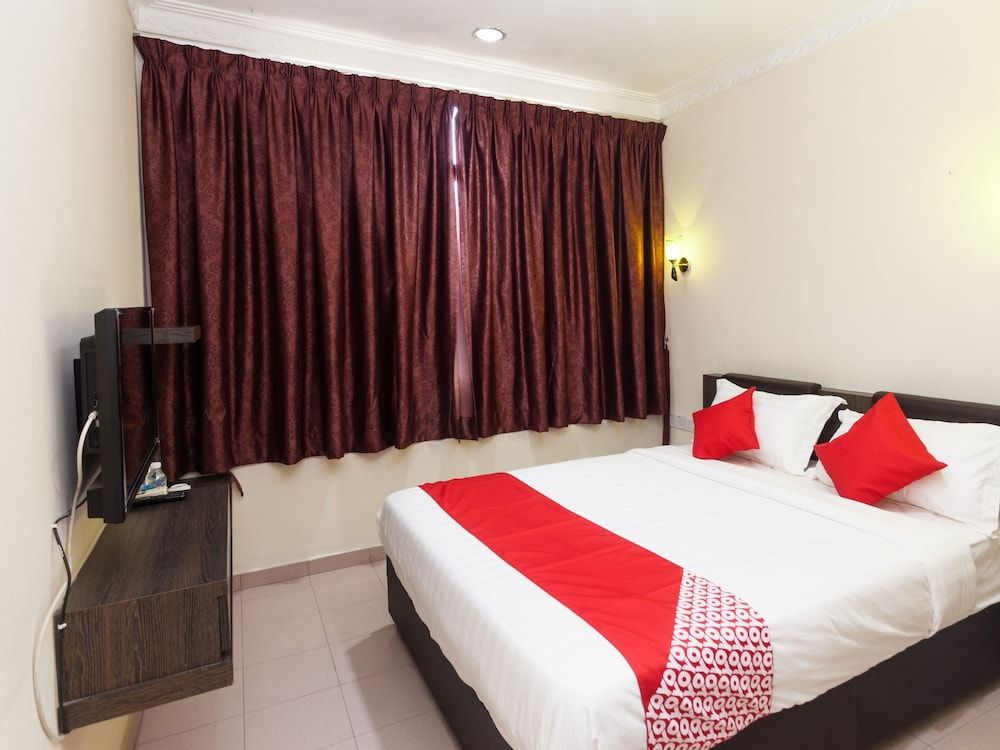 Oyo 43915 T P Hotel 2 estrelas em Sitiawan