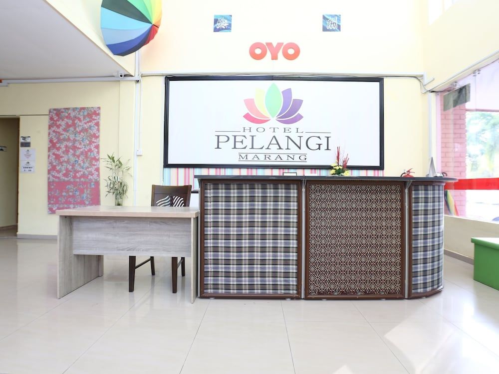 Super OYO 89640 Hotel Pelangi Marang 2