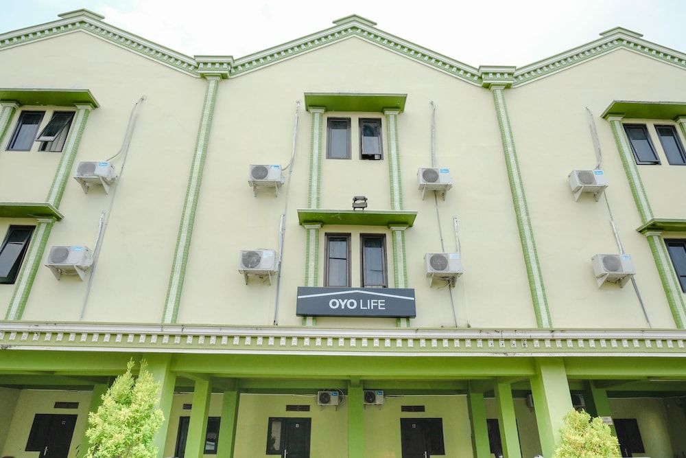 Oyo 2508 Alba Suites Homestay 2 estrelas em Tulungagung