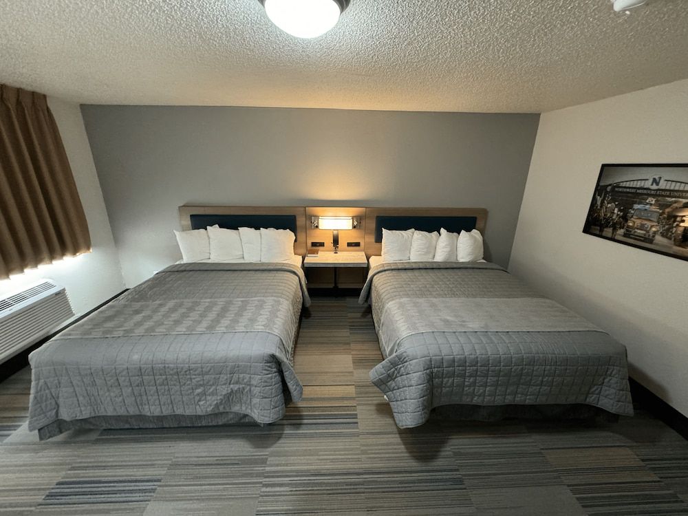 Bearcat Inn And Suites 3
