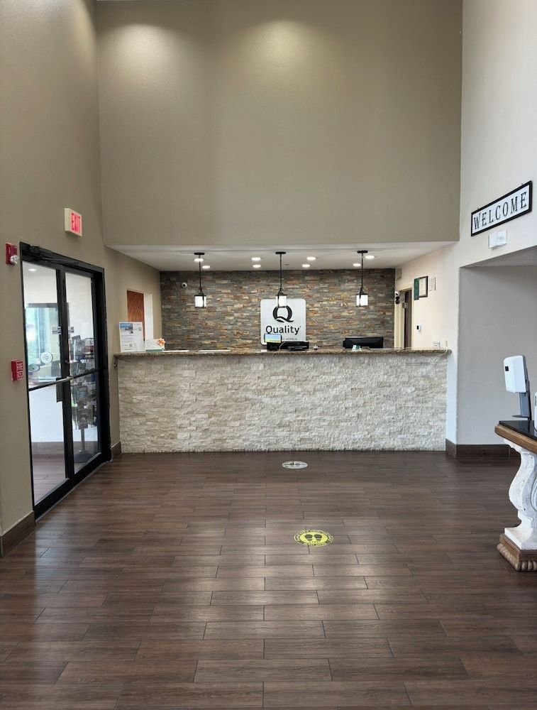 Quality Inn & Suites Pine Bluff 3