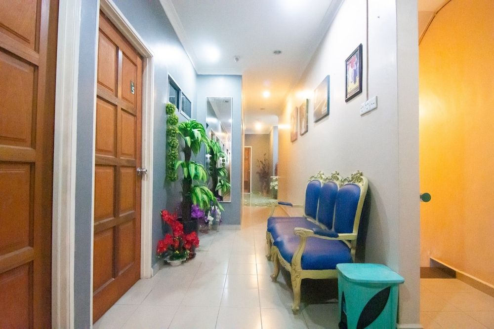 Oyo 1224 Hotel Hajah Rohayah 2