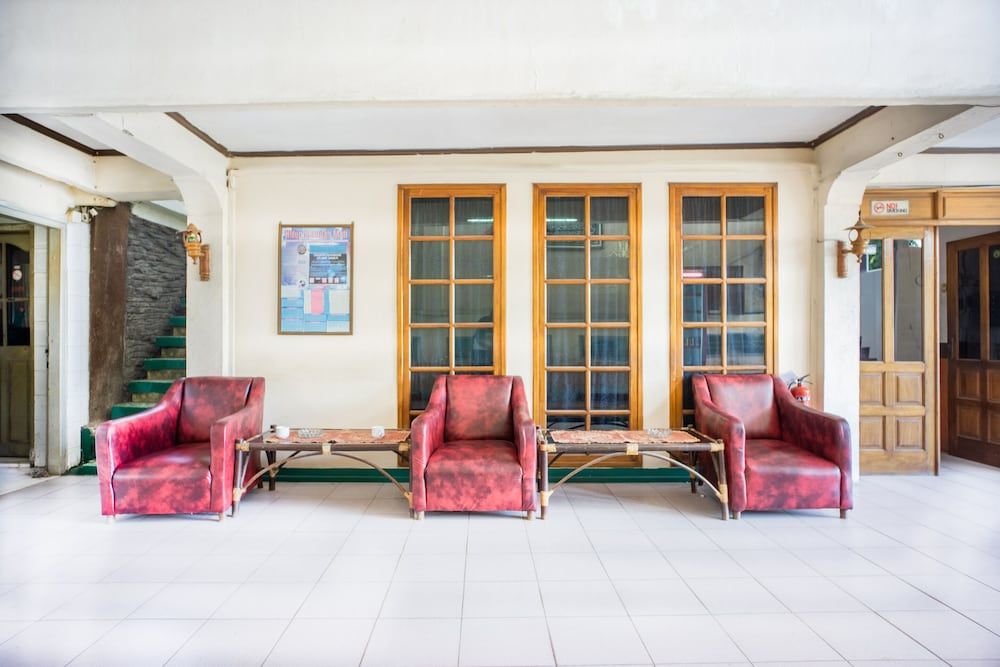 OYO 2180 Vina Vira Hotel 2