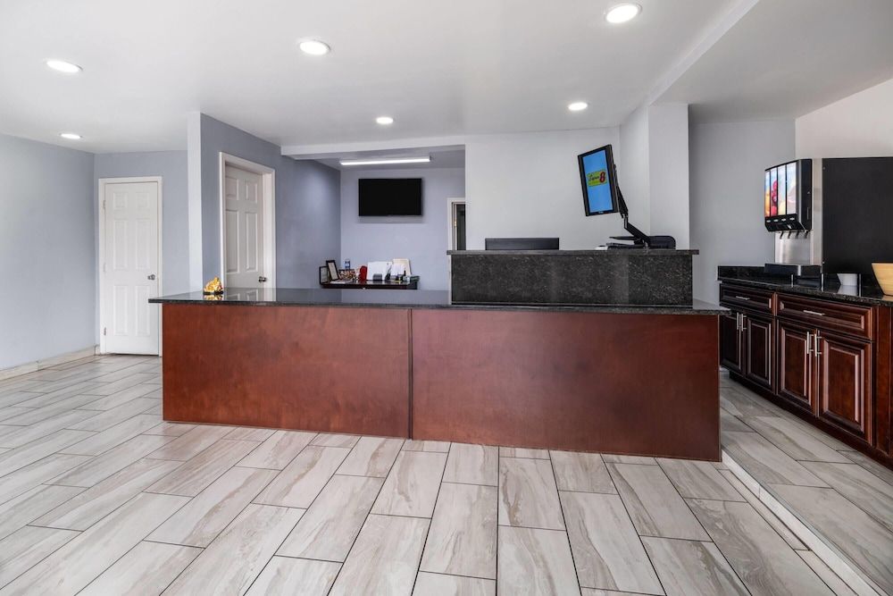 Super 8 by Wyndham Portsmouth - Norfolk 3